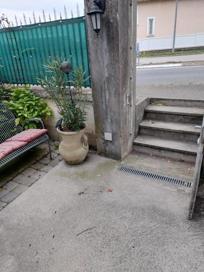 Appartement Les Dauphins à Saint-Romain-de-Jalionas Extérieur photo